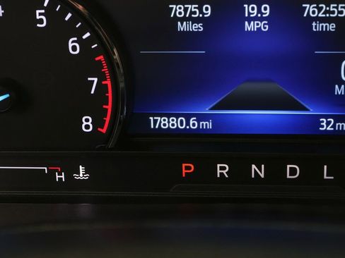 Certified 2022 Ford Explorer XLT w/ Equipment Group 202A image 18