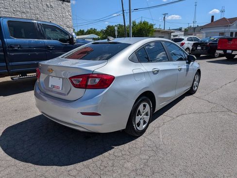Used 2018 Chevrolet Cruze LS FWD image 6