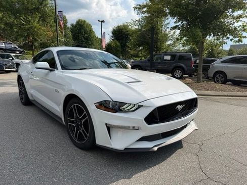 Used 2022 Ford Mustang GT RWD image 7