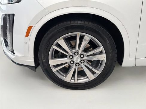 Used 2024 Cadillac XT6 Premium Luxury w/ Technology Package AWD/4WD image 27