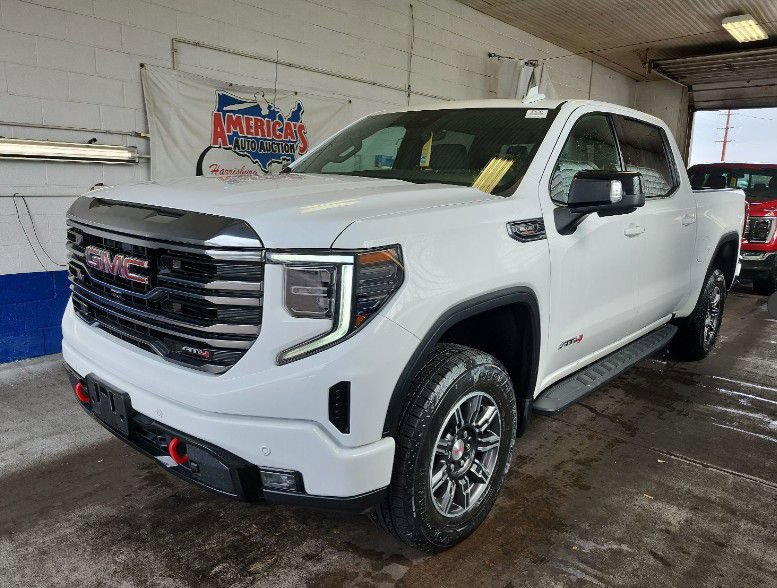Used 2024 GMC Sierra 1500 AT4 w/ Technology Package AWD/4WD image 1