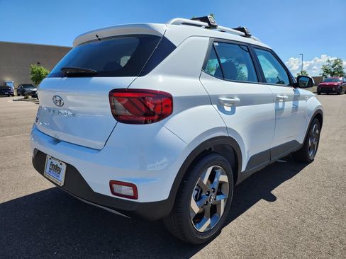 New 2026 Hyundai Venue SEL FWD image 5
