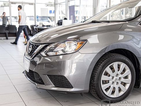 Used 2018 Nissan Sentra S FWD image 5
