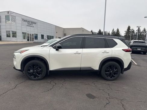 Certified 2023 Nissan Rogue SV w/ SV Premium B Package image 4