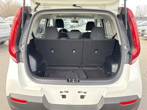 Used 2022 Kia Soul LX image 12