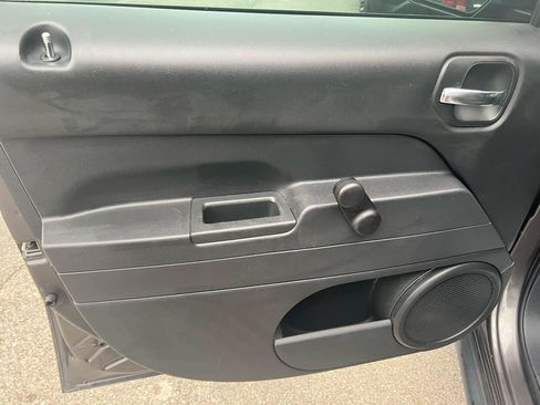 Used 2016 Jeep Patriot Sport FWD image 11
