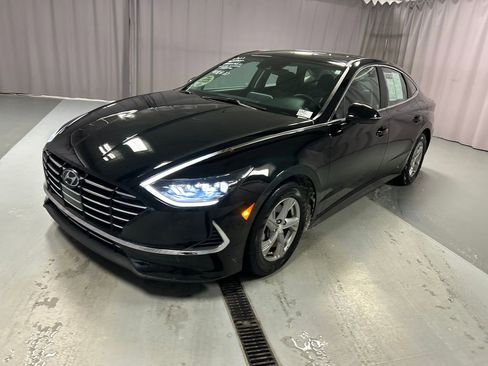 Used 2023 Hyundai Sonata SE image 3
