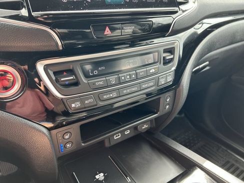 Used 2025 Honda Ridgeline Black Edition image 28