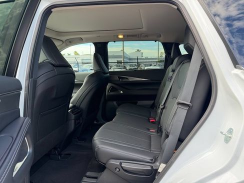 Used 2026 INFINITI QX60 Luxe w/ Cargo Package FWD image 11