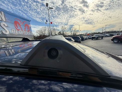 Used 2023 Toyota RAV4 XLE Premium image 15