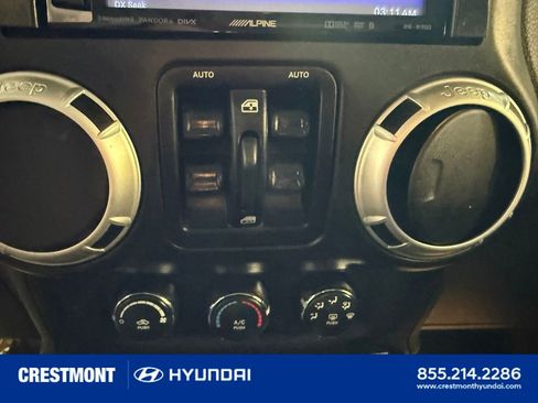 Used 2014 Jeep Wrangler Unlimited Rubicon w/ Max Tow Package AWD/4WD image 35