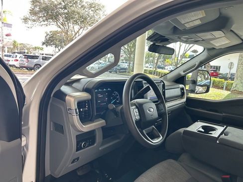 Used 2025 Ford F350 XLT image 6