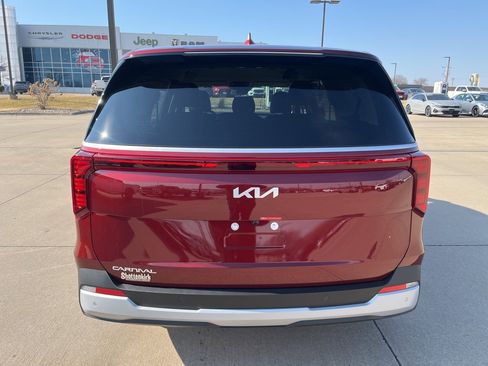 New 2026 Kia Carnival image 4