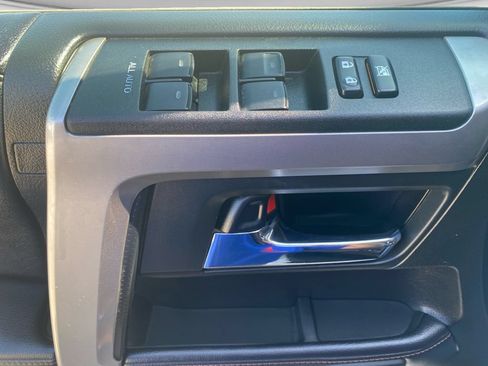 Used 2019 Toyota 4Runner Limited AWD/4WD image 39