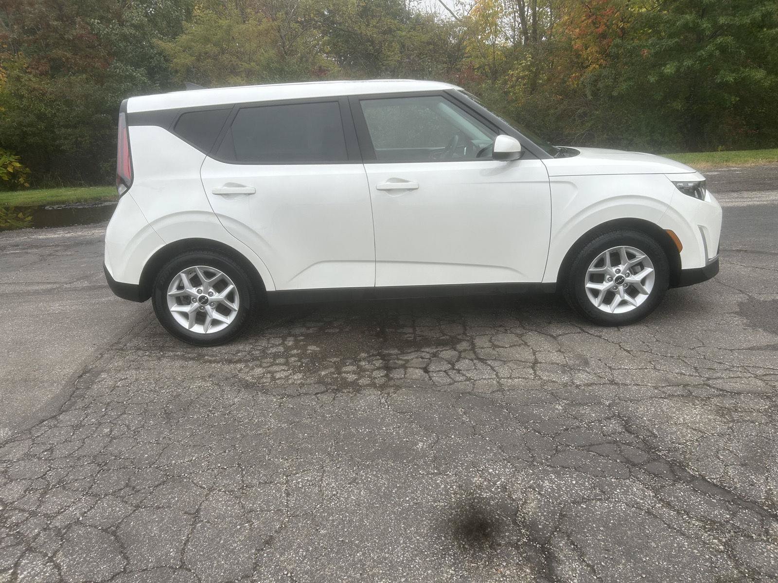Used 2024 Kia Soul LX w/ Option Group 015 FWD image 6