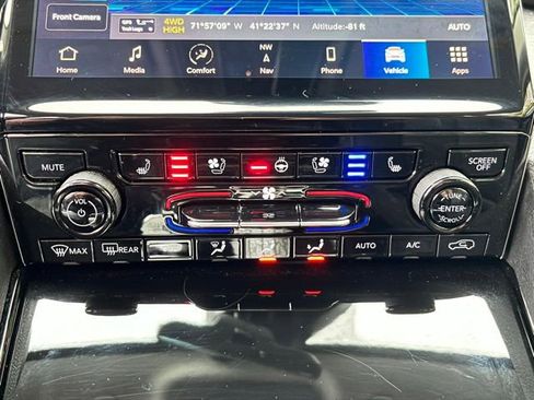 Used 2023 Jeep Grand Cherokee Limited w/ Luxury Tech Group II AWD/4WD image 45