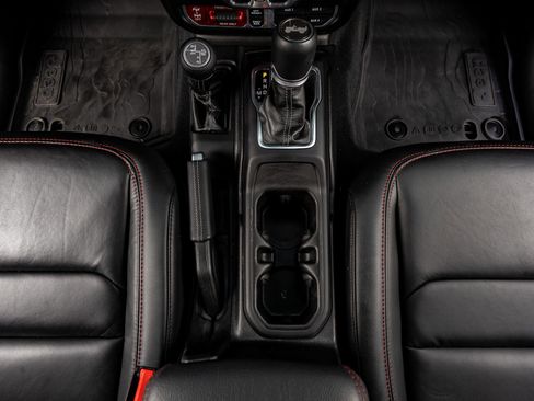 Used 2024 Jeep Wrangler Unlimited Rubicon image 29