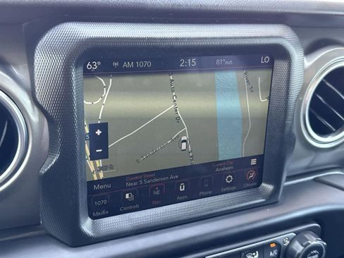 Used 2023 Jeep Gladiator Overland image 12