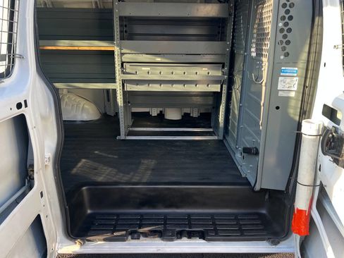 Used 2014 Chevrolet Express 2500 image 22