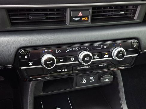 Used 2023 Honda Pilot Touring image 16