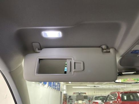 Used 2023 Volkswagen Taos SE w/ Panoramic Sunroof Package FWD image 24