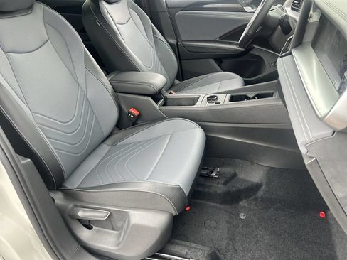 New 2026 Volkswagen Tiguan SE R-Line AWD/4WD image 7