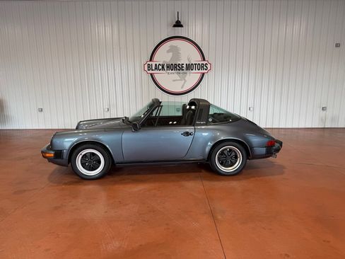 Used 1988 Porsche 911 Carrera RWD image 3