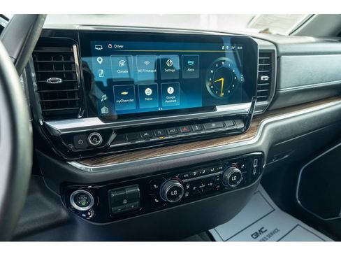 Used 2025 Chevrolet Silverado 1500 LT AWD/4WD image 23