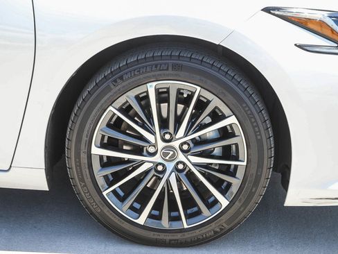 Used 2023 Lexus ES 300h w/ Premium Package FWD image 10