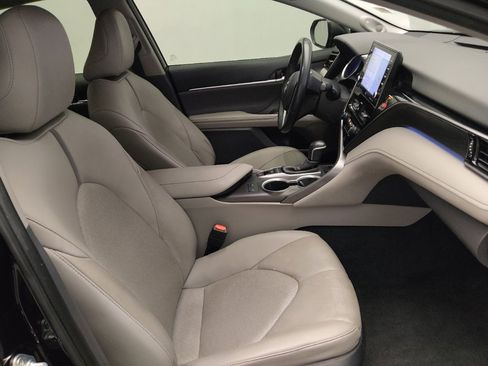 Used 2023 Toyota Camry XLE w/ Navigation Package image 21