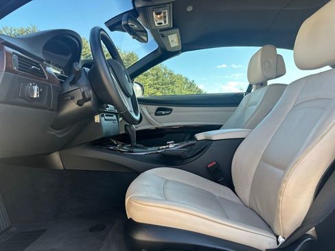 Used 2013 BMW 328i Convertible image 18