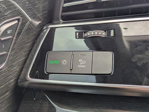 Used 2020 Audi Q7 3.0T Premium Plus w/ Premium Plus Package image 12