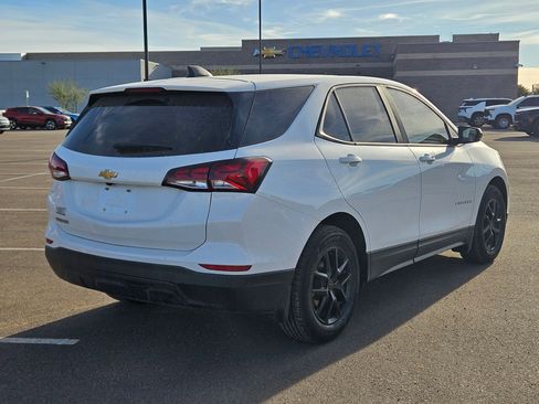 Used 2022 Chevrolet Equinox LS w/ LS Convenience Package image 5