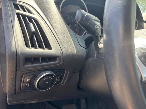Used 2014 Ford Focus SE w/ Equipment Group 201A FWD image 37
