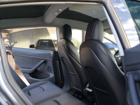 Used 2021 Tesla Model 3 Standard Range Plus image 14