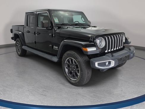 Used 2020 Jeep Gladiator Overland AWD/4WD image 3