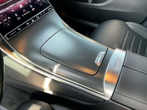 Used 2024 Mercedes-Benz GLC 300 4MATIC image 18