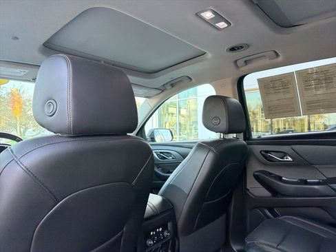 Used 2021 Chevrolet Traverse Premier w/ Redline Edition image 10