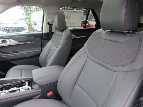 New 2026 Ford Explorer Active w/ Active Comfort Package AWD/4WD image 13