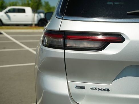 Used 2022 Jeep Grand Cherokee L Limited image 42