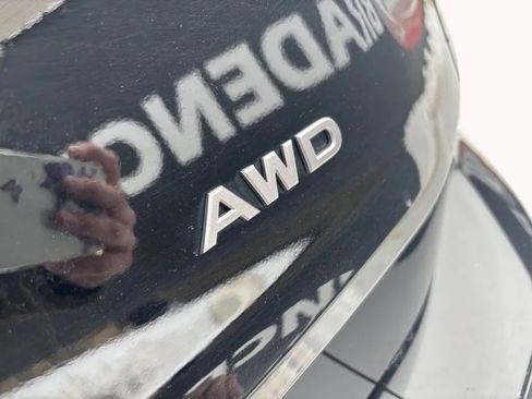 Used 2024 Nissan Rogue S image 9