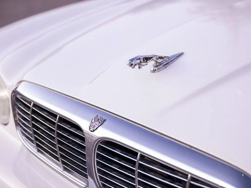 Used 2004 Jaguar XJ8 RWD image 5