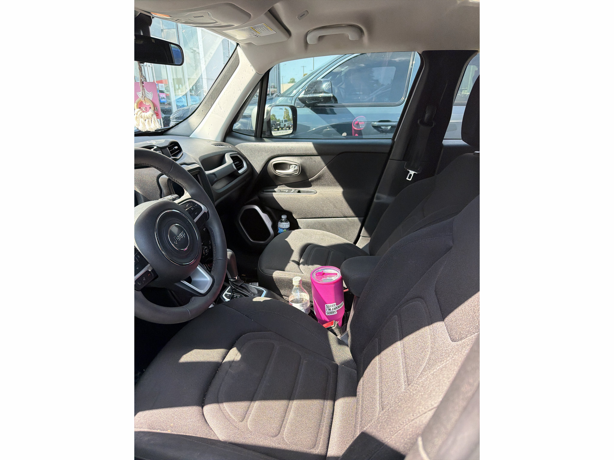 Used 2019 Jeep Renegade Latitude AWD/4WD image 10