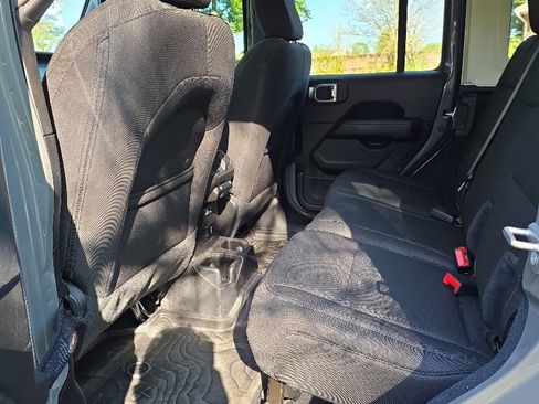 Used 2020 Jeep Wrangler Unlimited Sahara AWD/4WD image 24