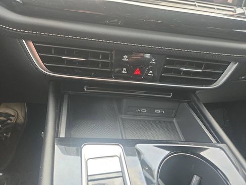 Used 2024 Volkswagen Atlas SE image 24