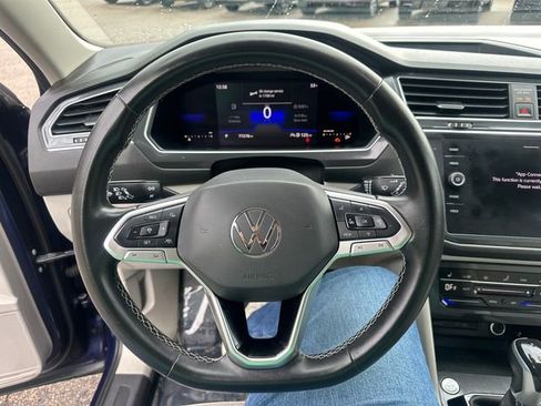 Used 2022 Volkswagen Tiguan SE FWD image 38