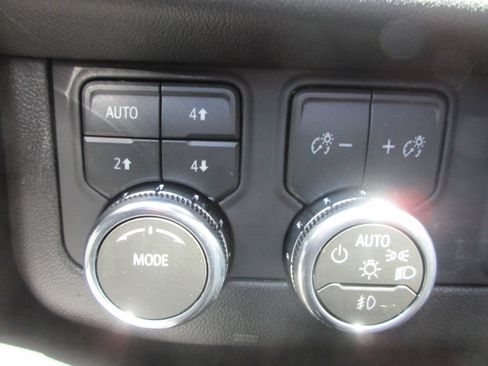 New 2026 GMC Yukon XL Elevation w/ Elevation Premium Package AWD/4WD image 17