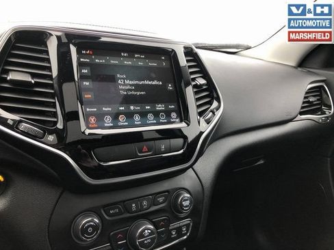 Used 2022 Jeep Cherokee Limited AWD/4WD image 10
