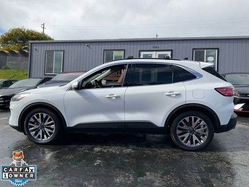 Used 2020 Ford Escape Titanium image 5