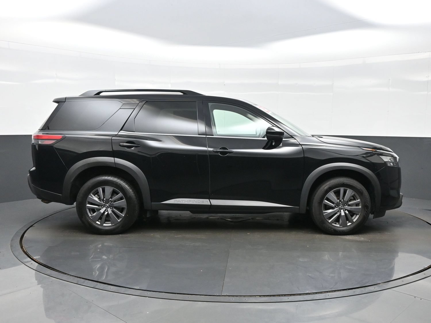 Used 2025 Nissan Pathfinder SV AWD/4WD image 7